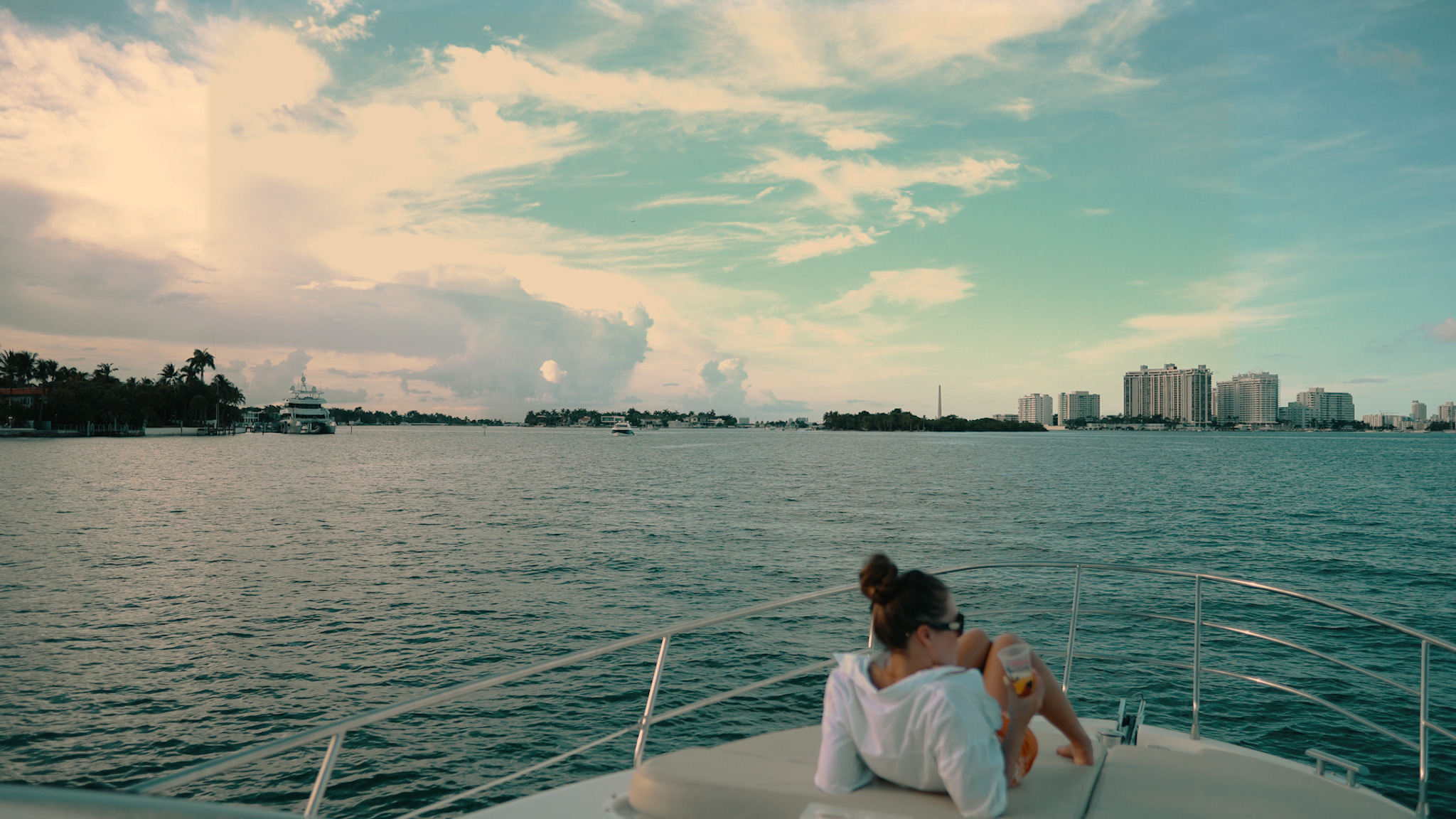 Cruise Miami in a Luxurious Azimut Flybridge